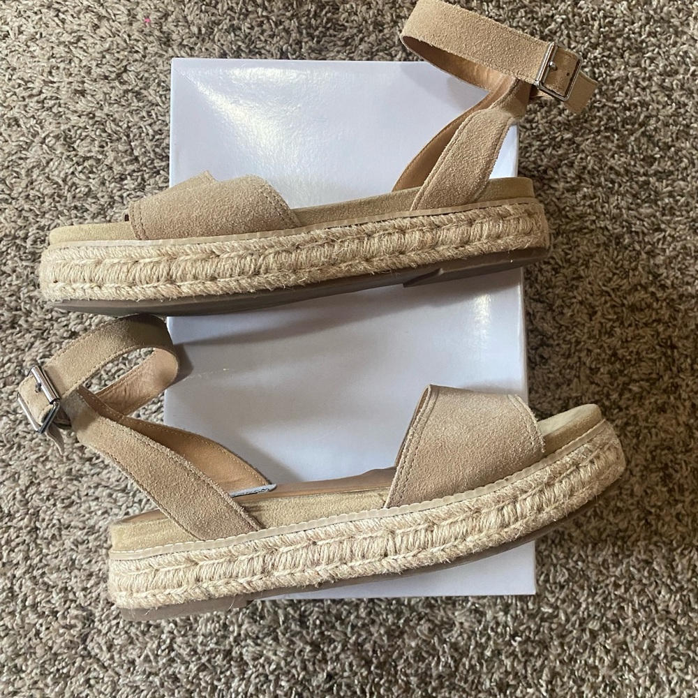 Ladies platform sandals
